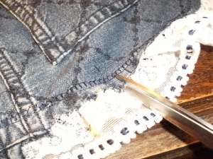 "Chenilling" the raw denim edge